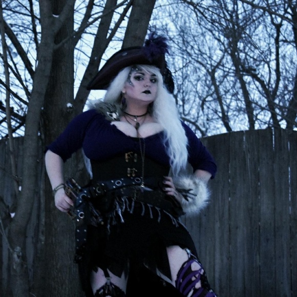 Meet your Posher, Cody - Picture 3 of 5